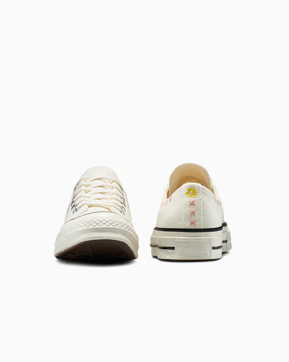 Chuck 70 Embroidered Flowers Low Top - Image 6