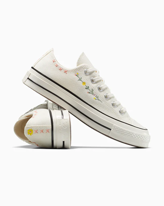 Chuck 70 Embroidered Flowers Low Top - Image 7