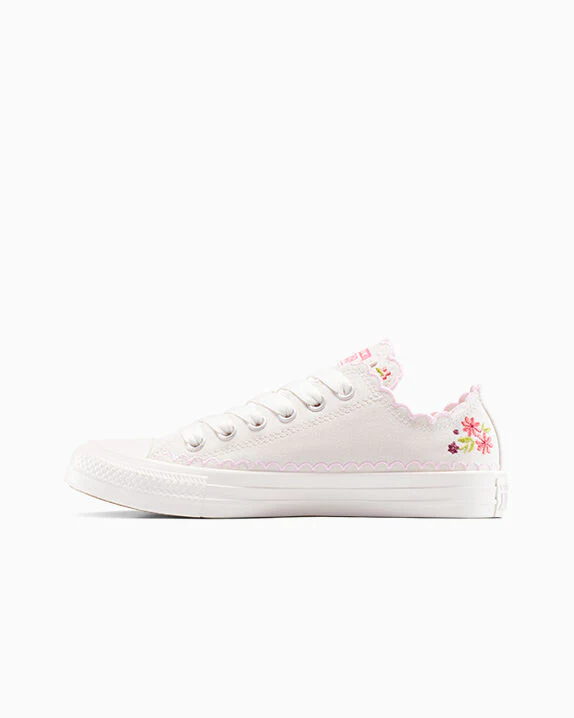 Chuck Taylor All Star Embroidered Flowers Low Top - Image 5