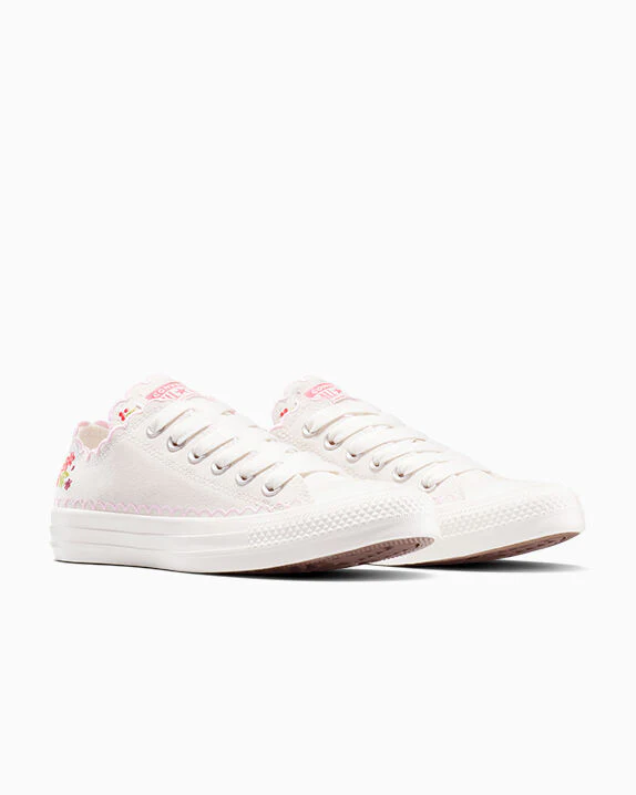 Chuck Taylor All Star Embroidered Flowers Low Top - Image 6