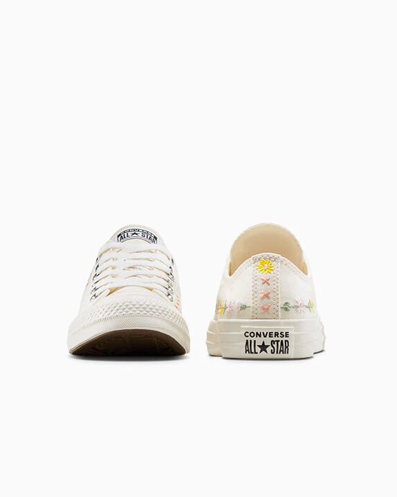 Chuck Taylor All Star Embroidered Flowers Low Top - Image 7